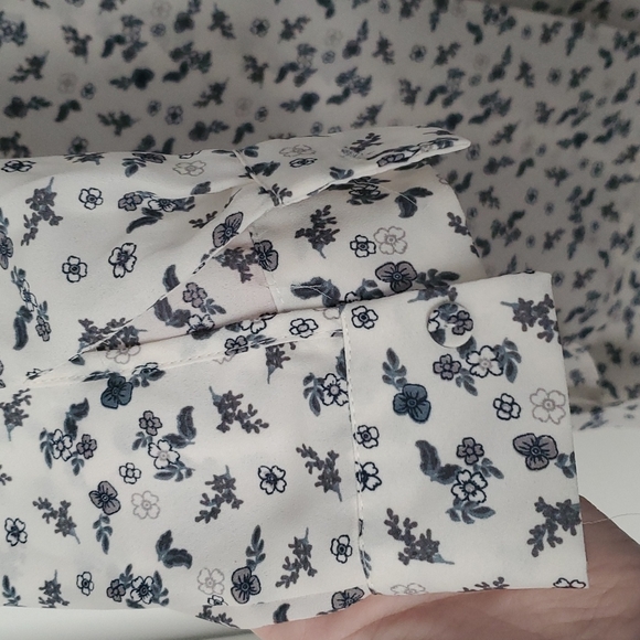 Tunic Blouse, Navy and Gray floral Size M - Picture 3 of 4